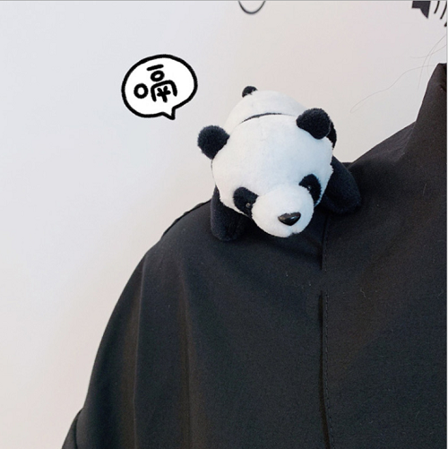 M&W 熊猫胸针ins潮个性别针装饰创意百搭毛绒公仔趴趴熊包包挂件